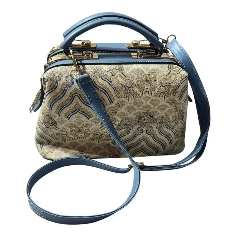 NWOT Blue & Cream Square Tote‎ w/ Strap